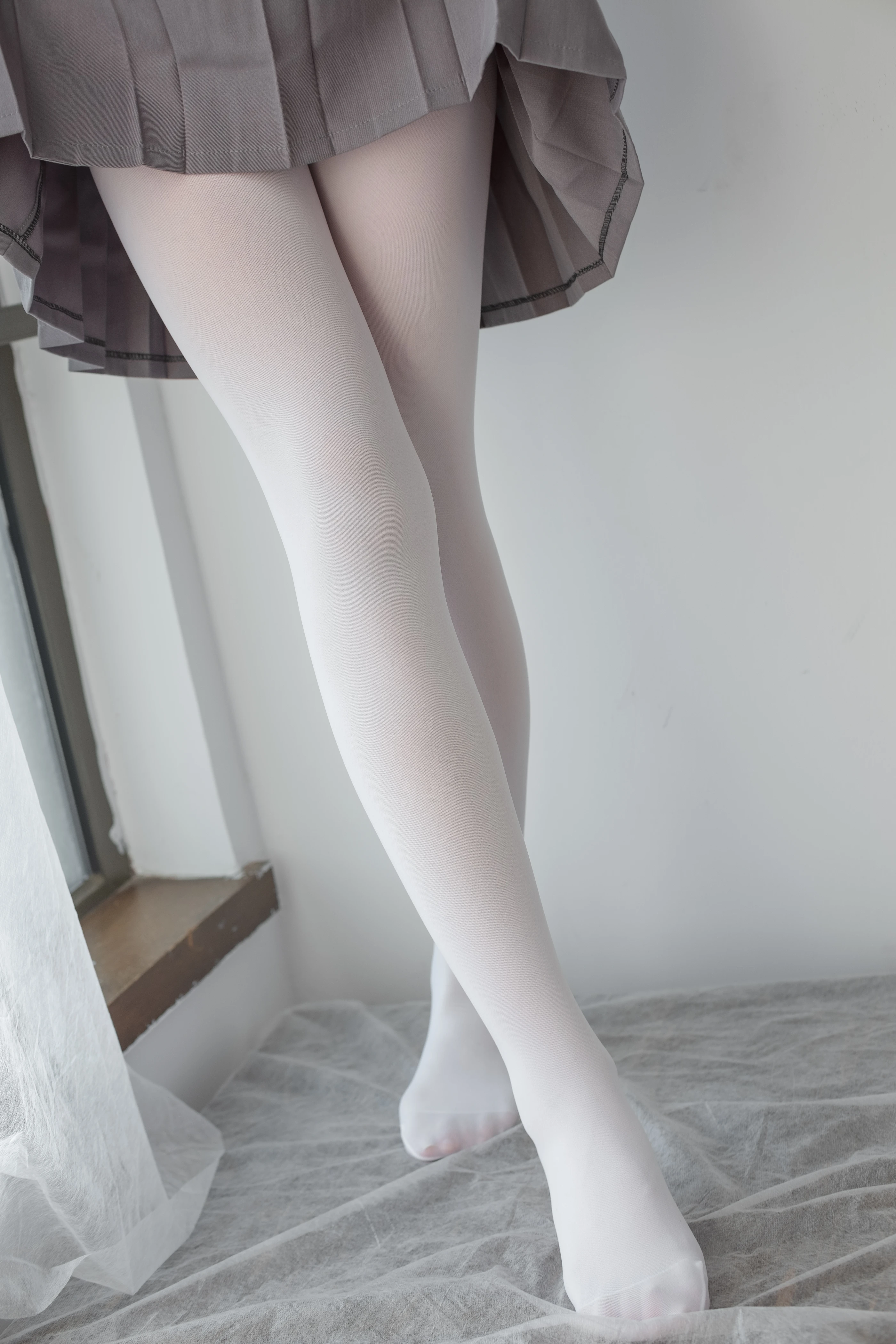 森萝财团 [BETA-029] 玩手机的白丝少女 [182P]插图8